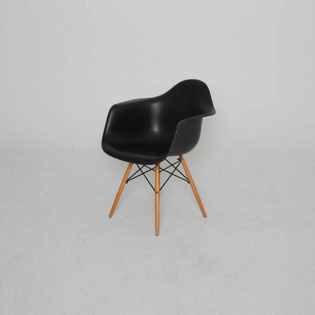 Fauteuil Charles Eames DAW 2000 (Vitra) grand format