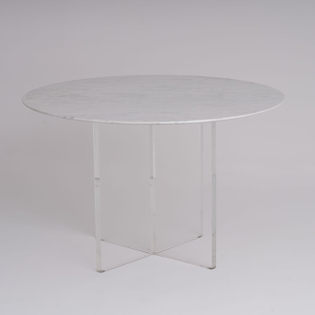 Table Anonyme   ( Inconnu)