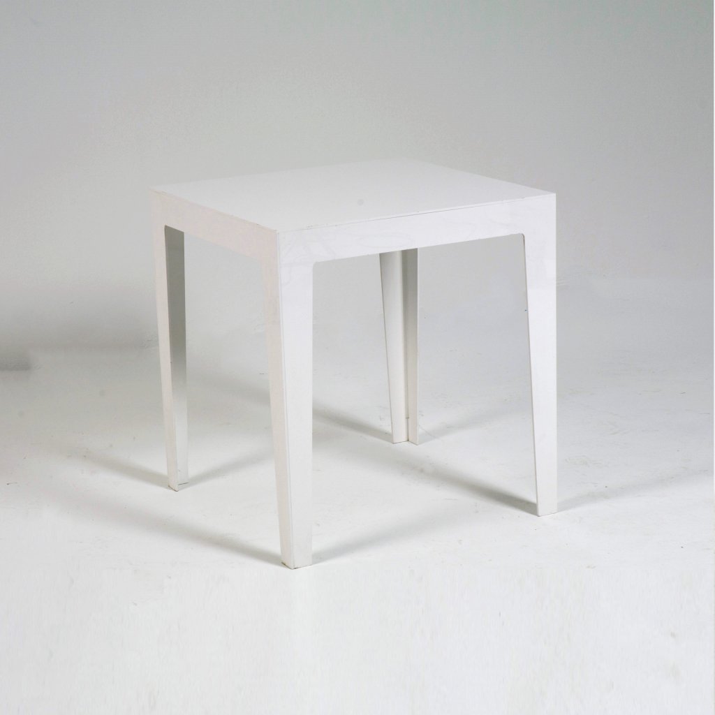 Table  XXO  2004 (HYALOIDE)