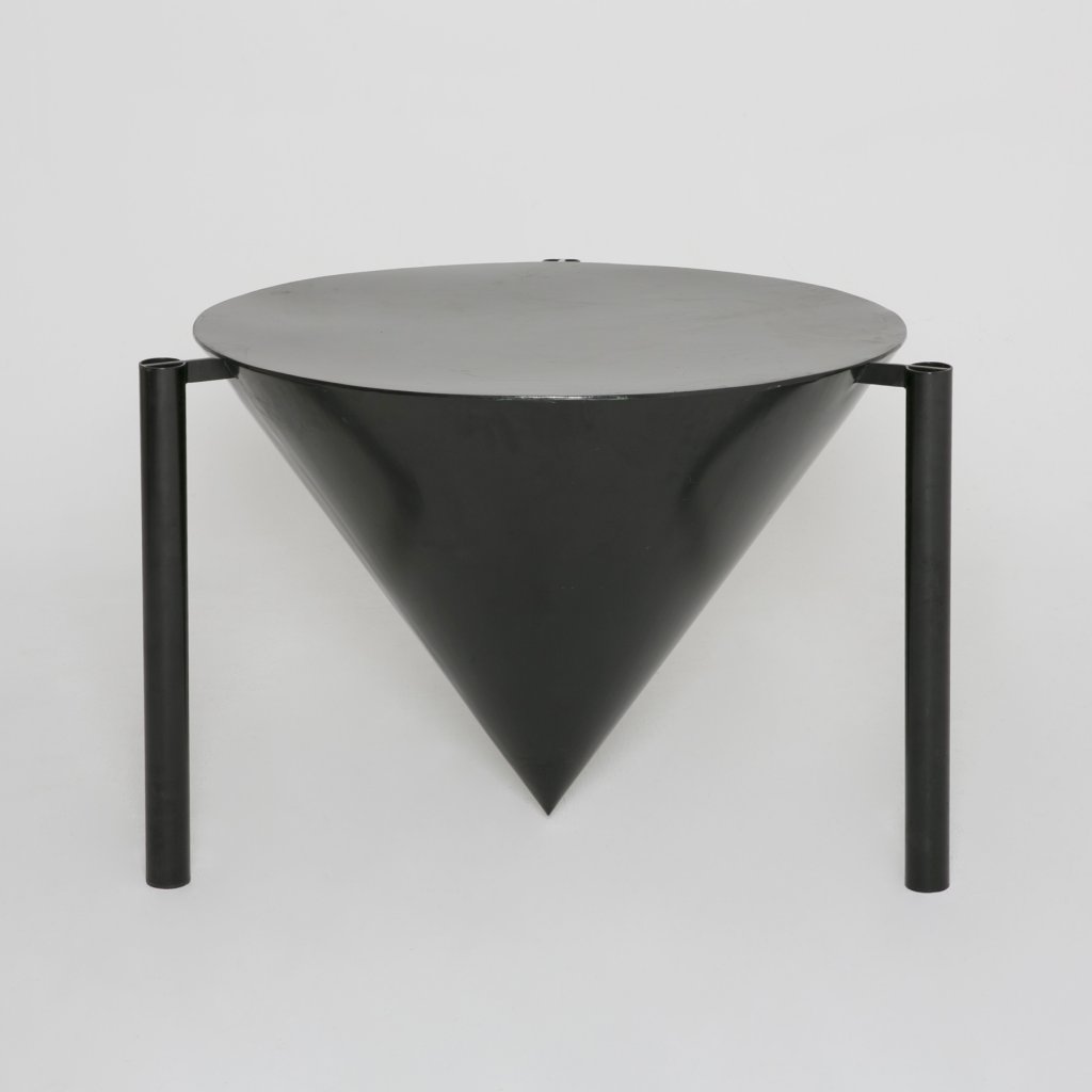 Table   Anonyme  1980 ( Inconnu)