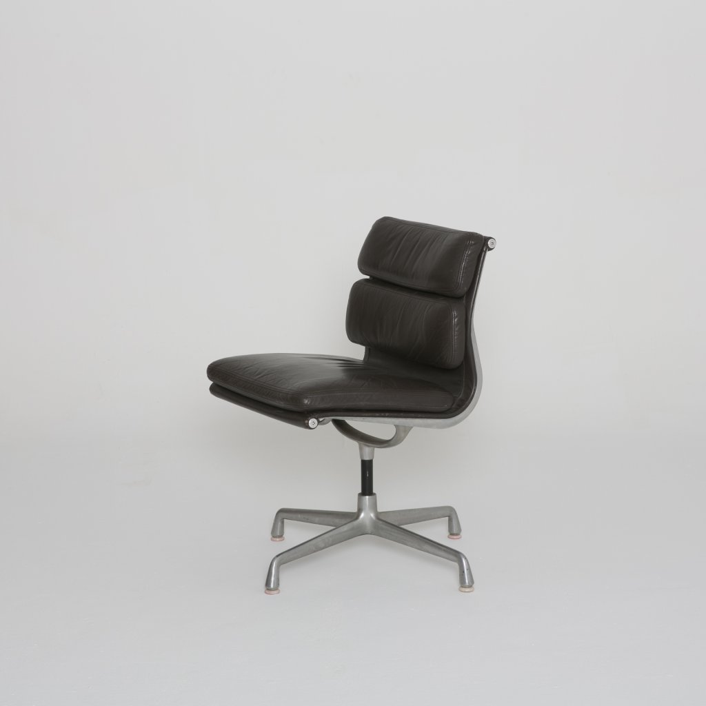Chaise Ray Eames soft pad 1960 (Herman Miller)