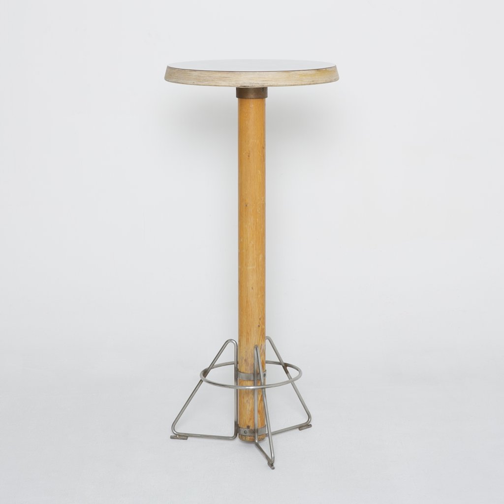 Mange debout Marc Held IBM 1983 (BESSIERE)