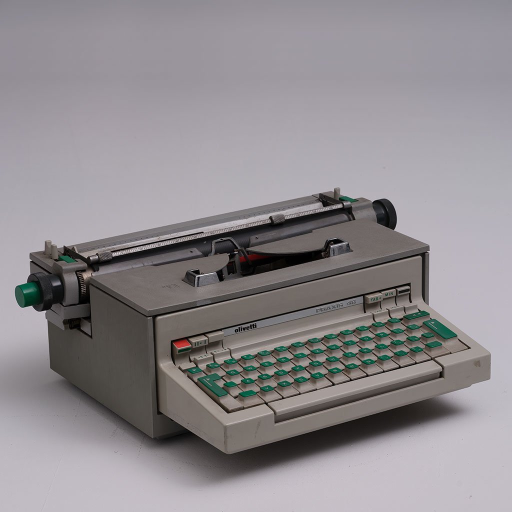 Machine à ecrire   Anonyme  1980 (Olivetti)