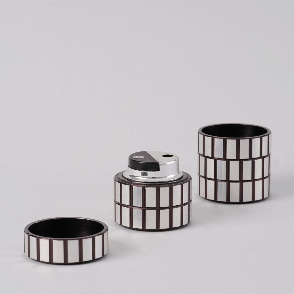 Briquet Anonyme briquet et cendrier de table 1970 (Koei Unitron Piezo)