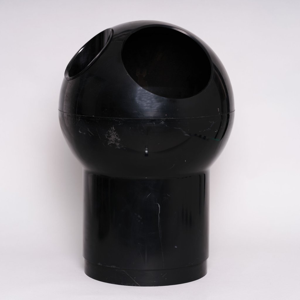 Poubelle Anonyme  1970 ( Inconnu)