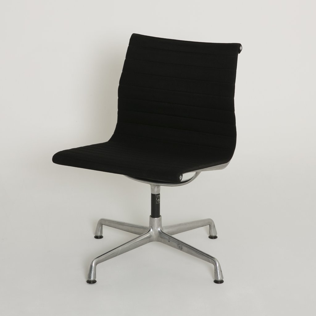 Chaise Charles Eames ALUMINIUM GROUP EA 105 1958 (Vitra)