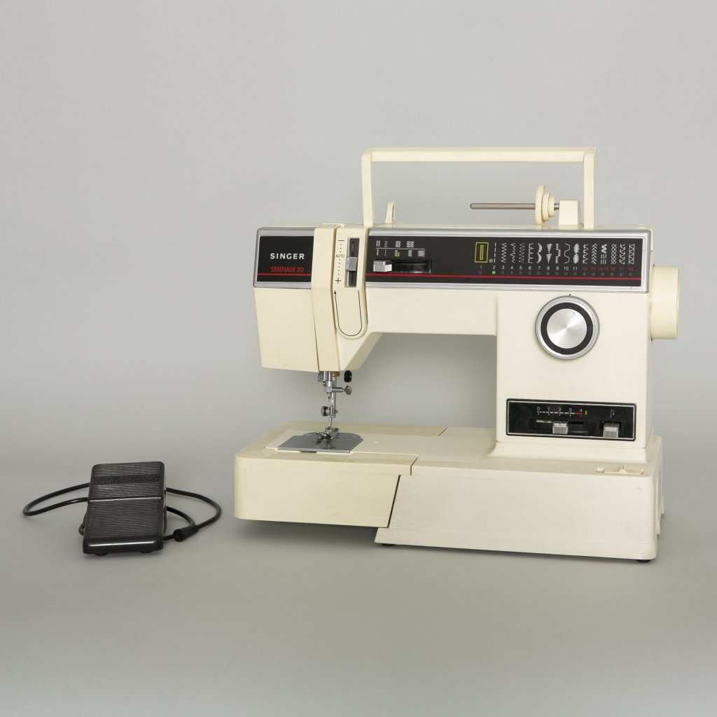 Machine à coudre Anonyme  1980 (Singer)