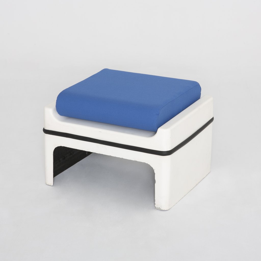 Tabouret   Anonyme  1970 ( Inconnu)