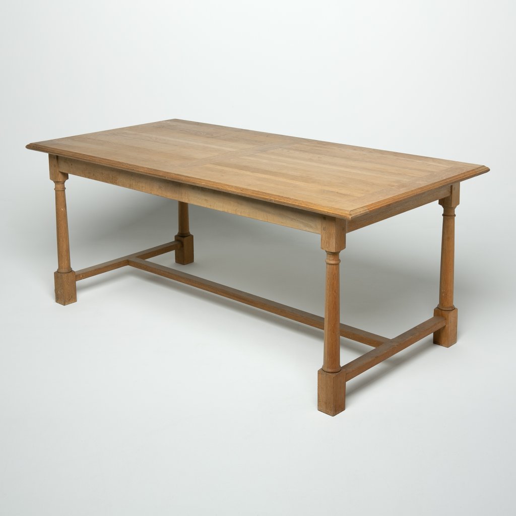 Table Anonyme   ( Inconnu)