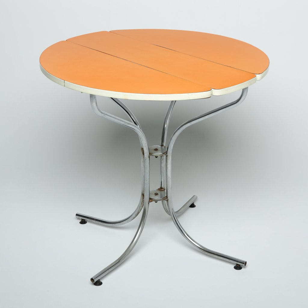 Table Anonyme   ( Inconnu)