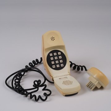 Téléphone   Anonyme  1980 ( Inconnu)